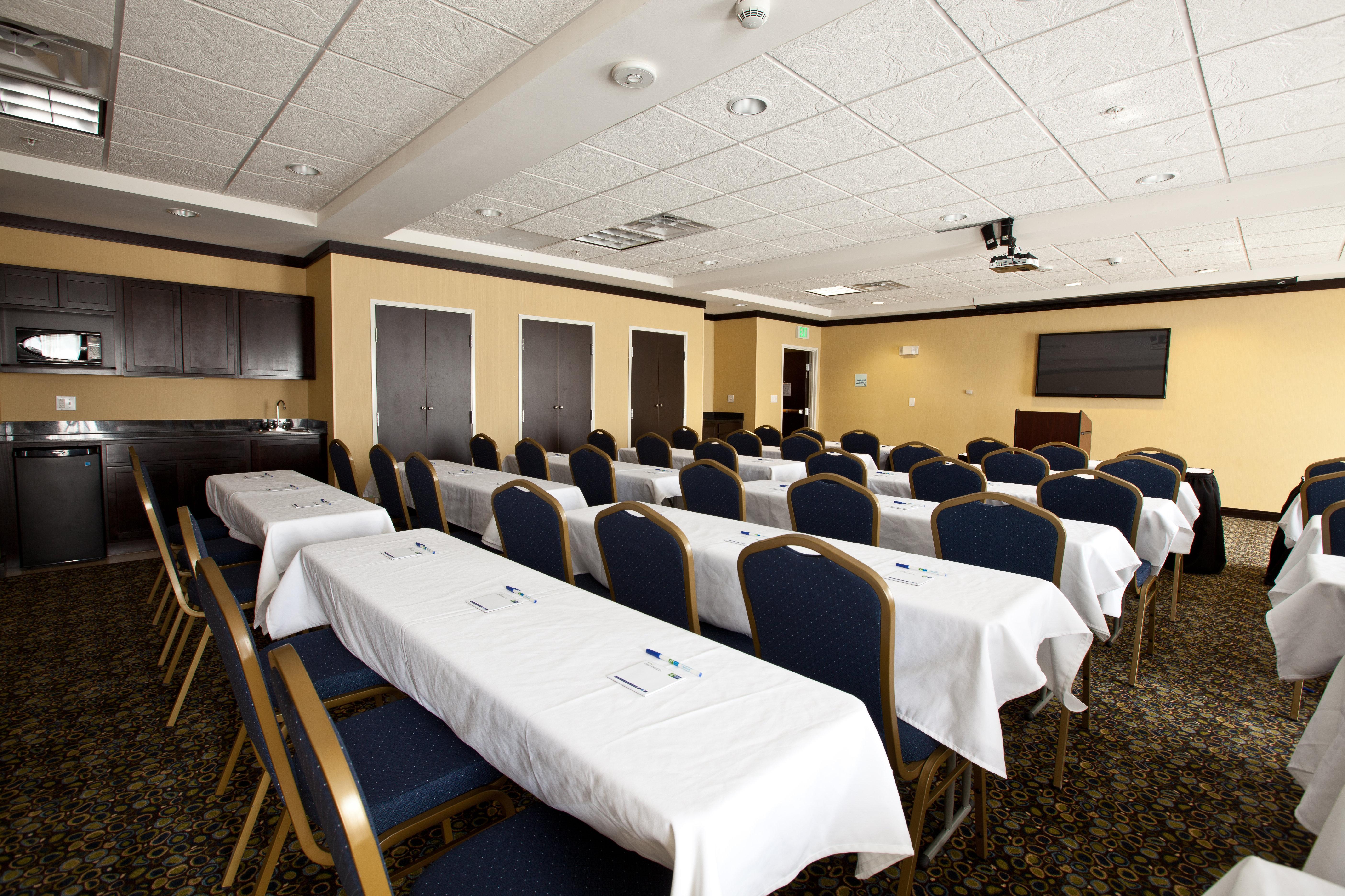 Holiday Inn Express And Suites Detroit North-Troy By Ihg Ngoại thất bức ảnh