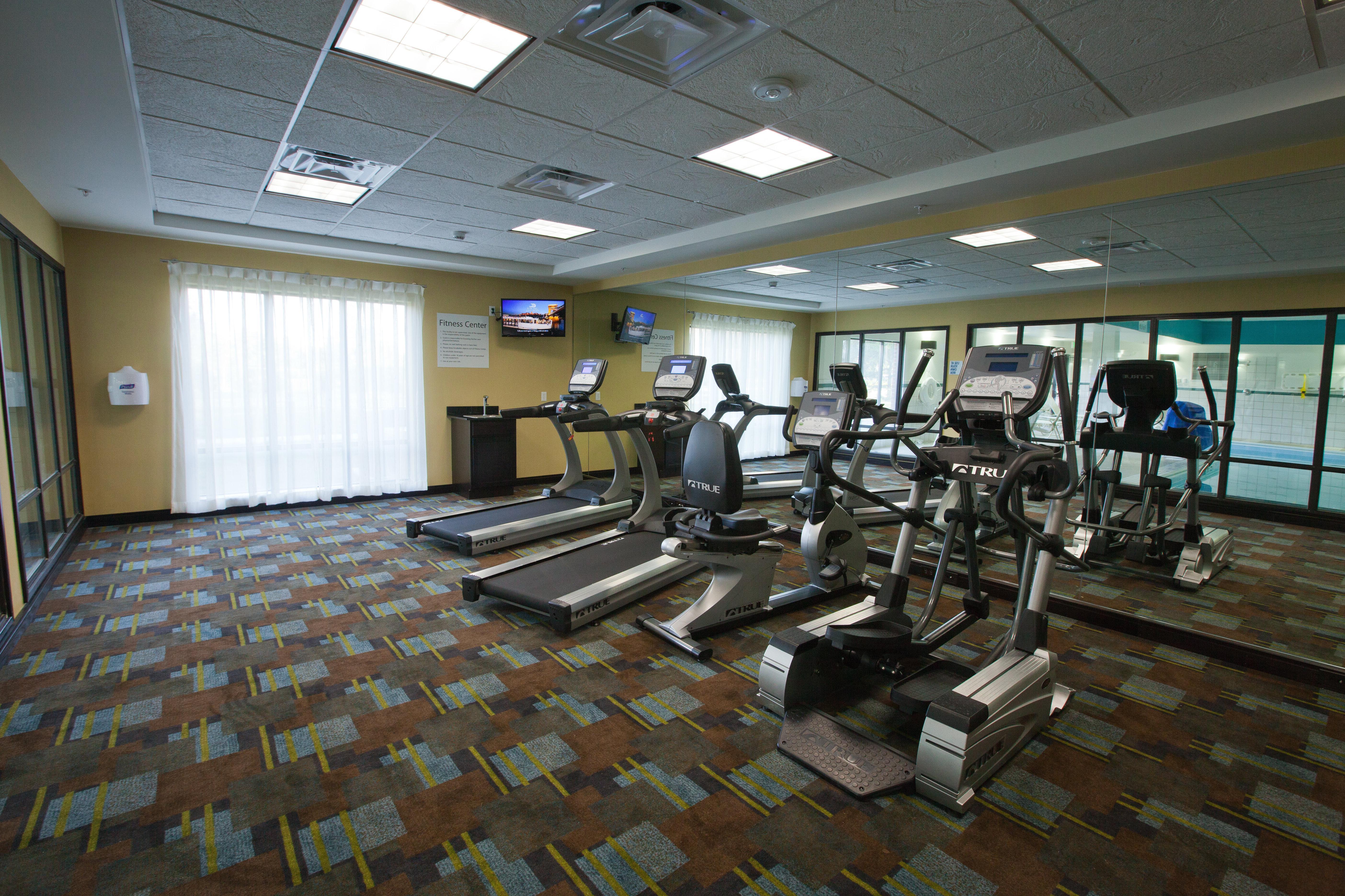 Holiday Inn Express And Suites Detroit North-Troy By Ihg Ngoại thất bức ảnh