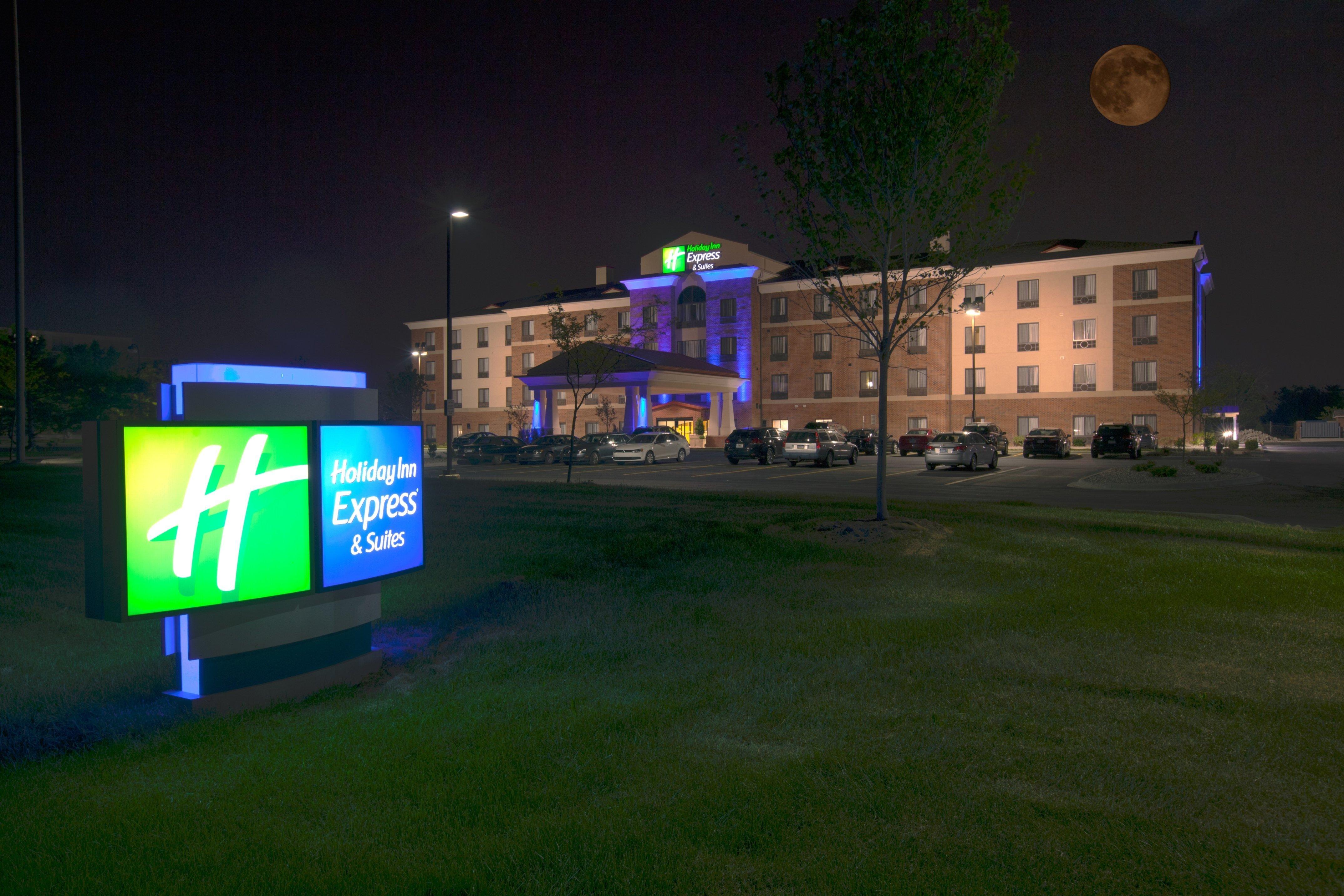 Holiday Inn Express And Suites Detroit North-Troy By Ihg Ngoại thất bức ảnh