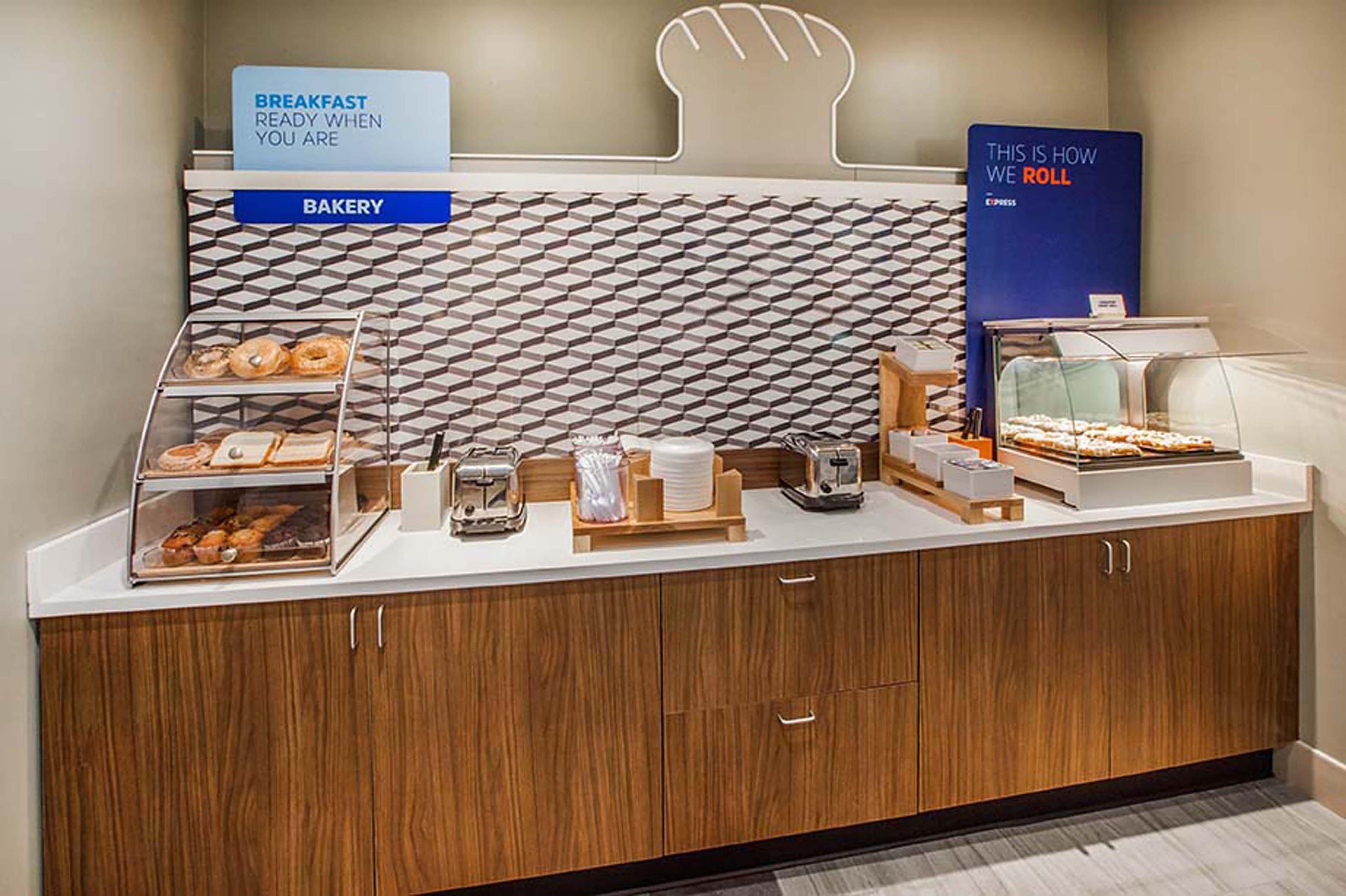 Holiday Inn Express And Suites Detroit North-Troy By Ihg Ngoại thất bức ảnh