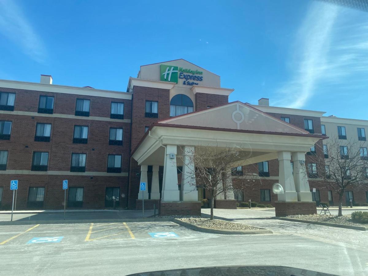 Holiday Inn Express And Suites Detroit North-Troy By Ihg Ngoại thất bức ảnh